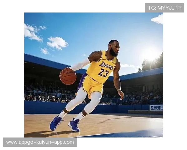 詹姆斯职业生涯首次以替补身份参与全明星正赛